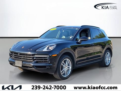 Used 2023 Porsche Cayenne AWD/4WD image 3