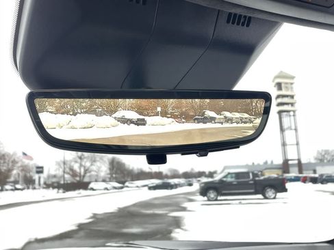 Used 2023 Cadillac Escalade V w/ LPO, ONYX Package image 32