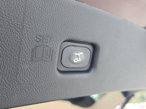 Used 2022 Lincoln Nautilus Reserve w/ Equipment Group 201A image 12