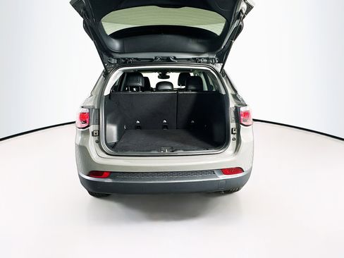 Used 2022 Jeep Compass Limited image 29