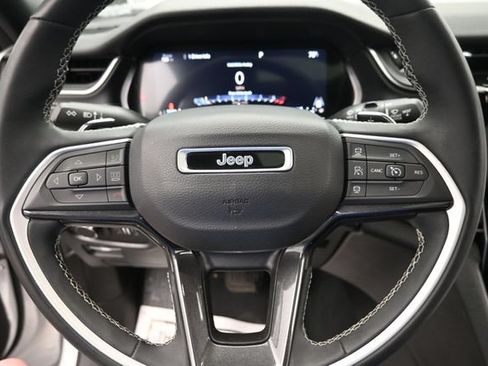 Used 2023 Jeep Grand Cherokee Altitude AWD/4WD image 17