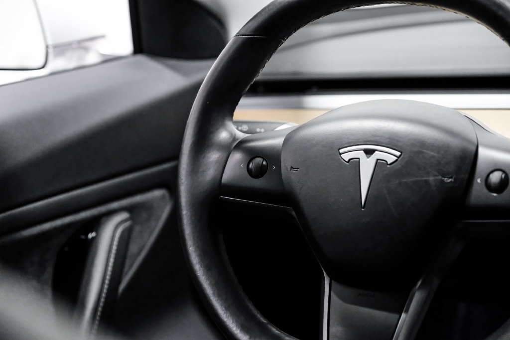 Used 2018 Tesla Model 3 Long Range RWD image 23