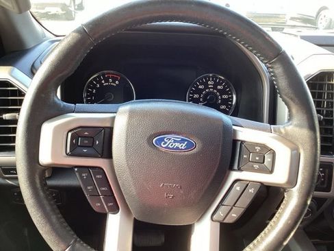 Used 2018 Ford F150 Lariat w/ Equipment Group 502A Luxury AWD/4WD image 31