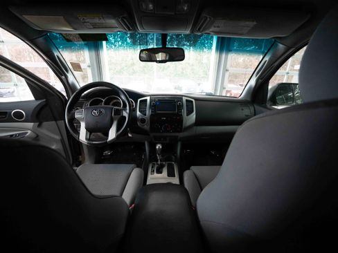 Used 2013 Toyota Tacoma 4x4 Access Cab V6 image 19