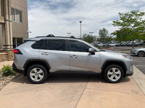 Used 2019 Toyota RAV4 XLE FWD image 10