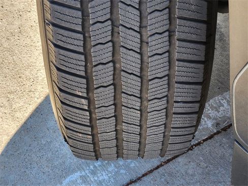 Used 2021 GMC Sierra 1500 AT4 w/ AT4 Value Package image 11