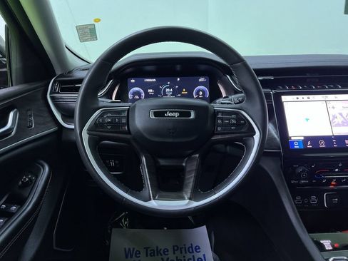 Used 2023 Jeep Grand Cherokee L Limited AWD/4WD image 20