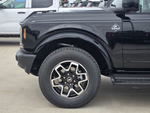 New 2026 Ford Bronco Outer Banks AWD/4WD image 9