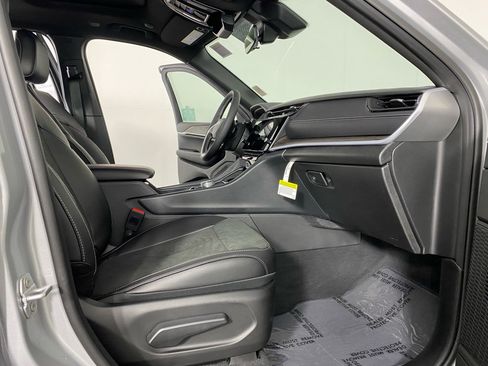 New 2026 Jeep Grand Cherokee Altitude AWD/4WD image 26