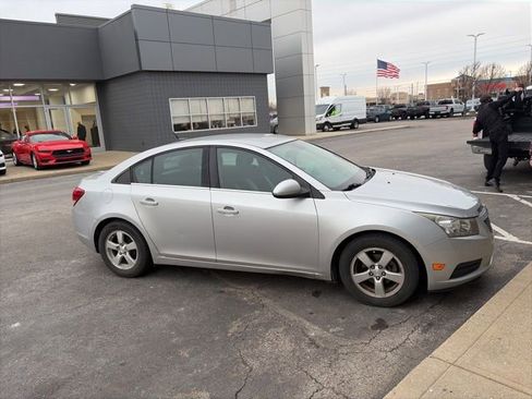 Used 2014 Chevrolet Cruze LT image 2
