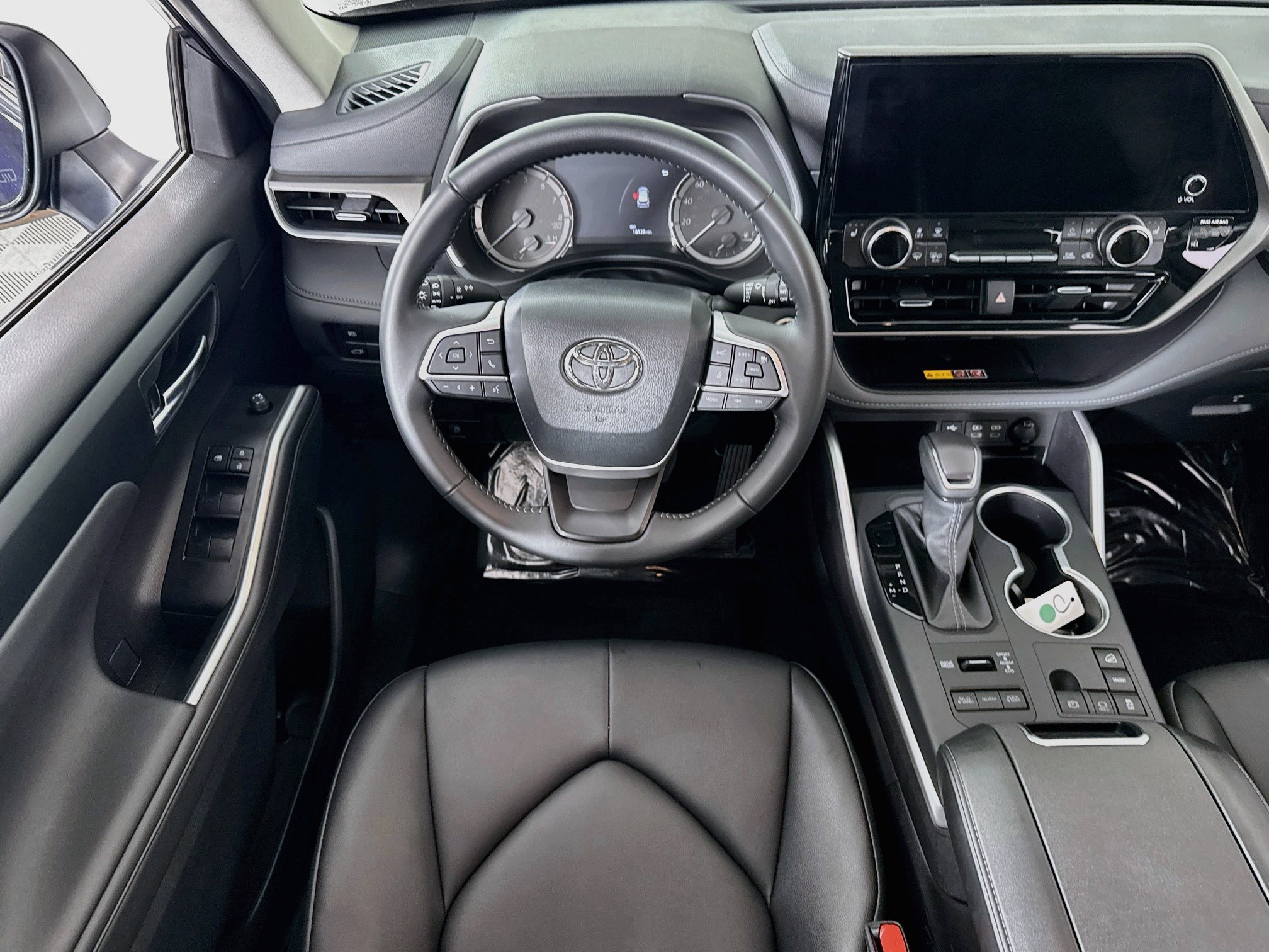 Used 2026 Toyota Highlander XLE AWD/4WD image 19