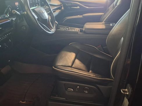 Used 2021 Cadillac Escalade ESV Premium Luxury w/ Driver Assist Tech Package AWD/4WD image 17