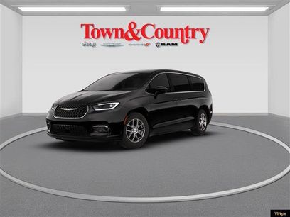 New 2026 Chrysler Pacifica Select