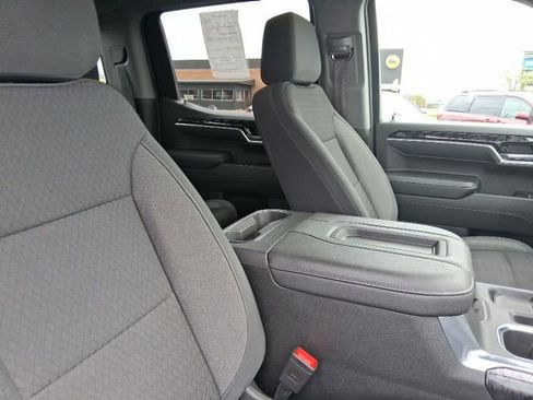 Used 2022 Chevrolet Silverado 1500 RST w/ Convenience Package II AWD/4WD image 14