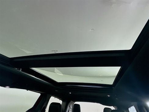 New 2026 Chrysler Pacifica Limited w/ Uconnect Theater Family Group image 14