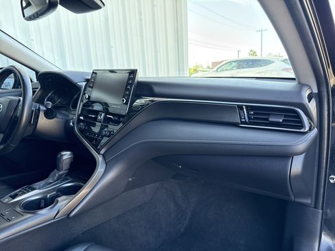Used 2022 Toyota Camry XSE image 37