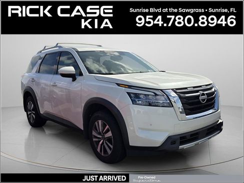 Used 2024 Nissan Pathfinder SL w/ Cargo Package image 1