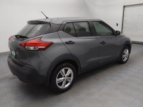 Used 2020 Nissan Kicks S image 10