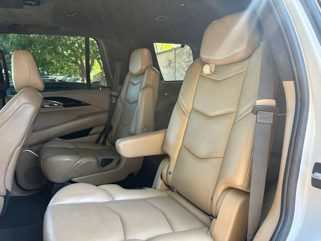 Used 2018 Cadillac Escalade Platinum AWD/4WD image 29