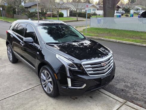 Used 2017 Cadillac XT5 Luxury w/ Driver Awareness Package image 3