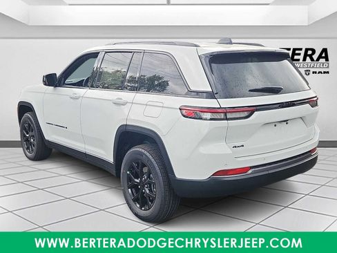 New 2026 Jeep Grand Cherokee Altitude AWD/4WD image 3