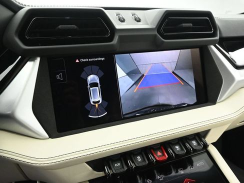 Used 2026 Lamborghini Urus SE AWD/4WD image 14