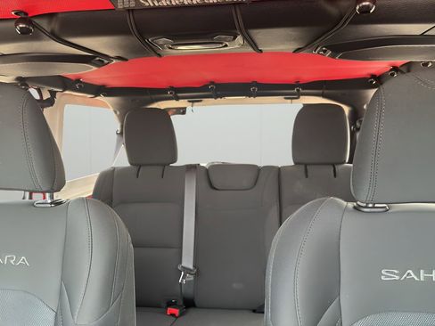 Used 2021 Jeep Wrangler Unlimited Sahara image 19