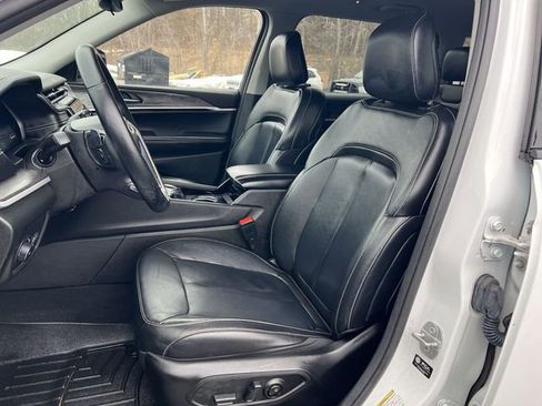 Used 2022 Jeep Grand Cherokee L Limited AWD/4WD image 15