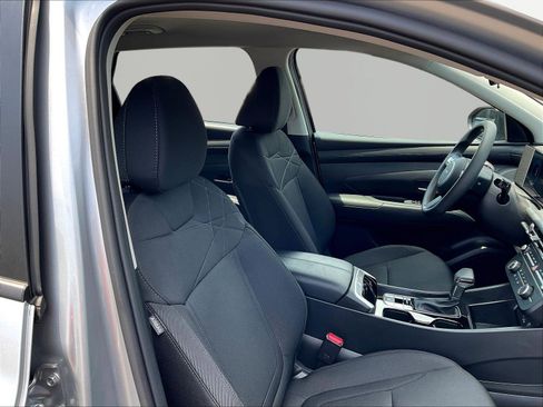 Used 2025 Hyundai Tucson SE FWD image 28
