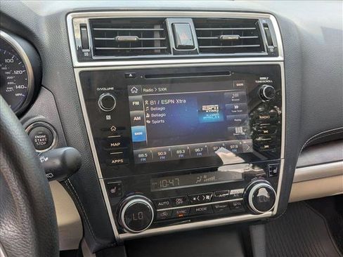 Used 2018 Subaru Outback 2.5i Limited AWD/4WD image 12