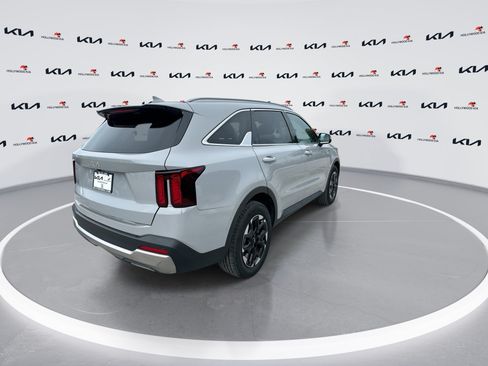 Certified 2025 Kia Sorento S w/ Panoramic Sunroof Package FWD image 8
