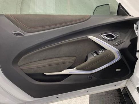 Used 2019 Chevrolet Camaro ZL1 image 14