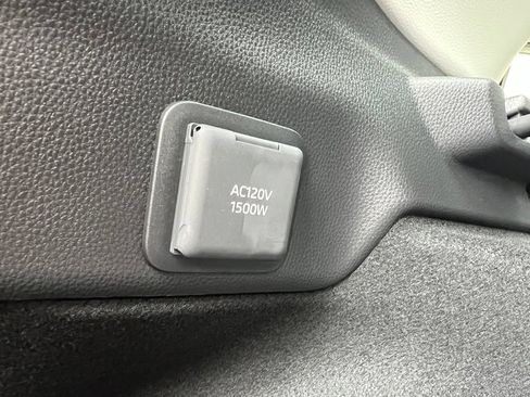 New 2026 Toyota Prius Plug-In Hybrid FWD image 38