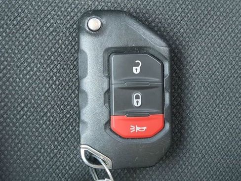 Certified 2023 Jeep Wrangler Unlimited image 31