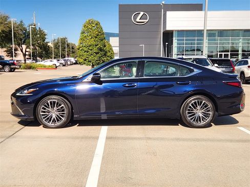 Used 2022 Lexus ES 250 w/ Premium Package image 4
