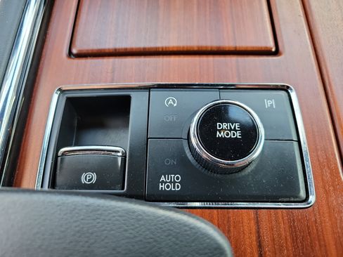 Used 2023 Lincoln Navigator Reserve image 12