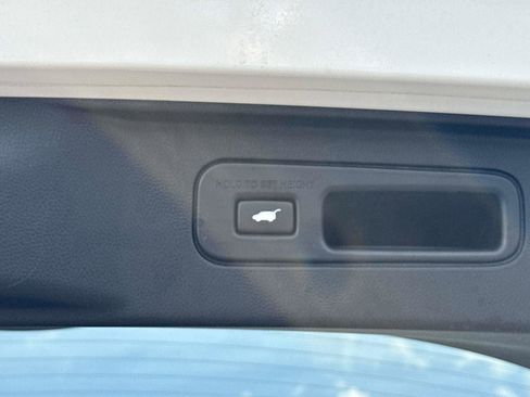 Certified 2024 Honda Pilot EX-L image 13