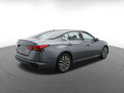 Used 2026 Nissan Altima 2.5 SV FWD image 9