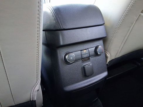 Used 2019 Ford Explorer XLT w/ Equipment Group 202A image 26