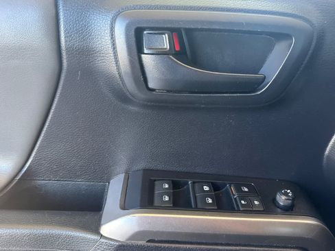 Used 2021 Toyota Tacoma SR5 w/ Technology Package image 12