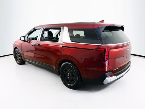 Used 2025 Kia Carnival FWD image 5