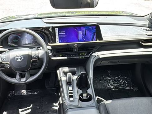 Used 2023 Toyota Crown Platinum image 27