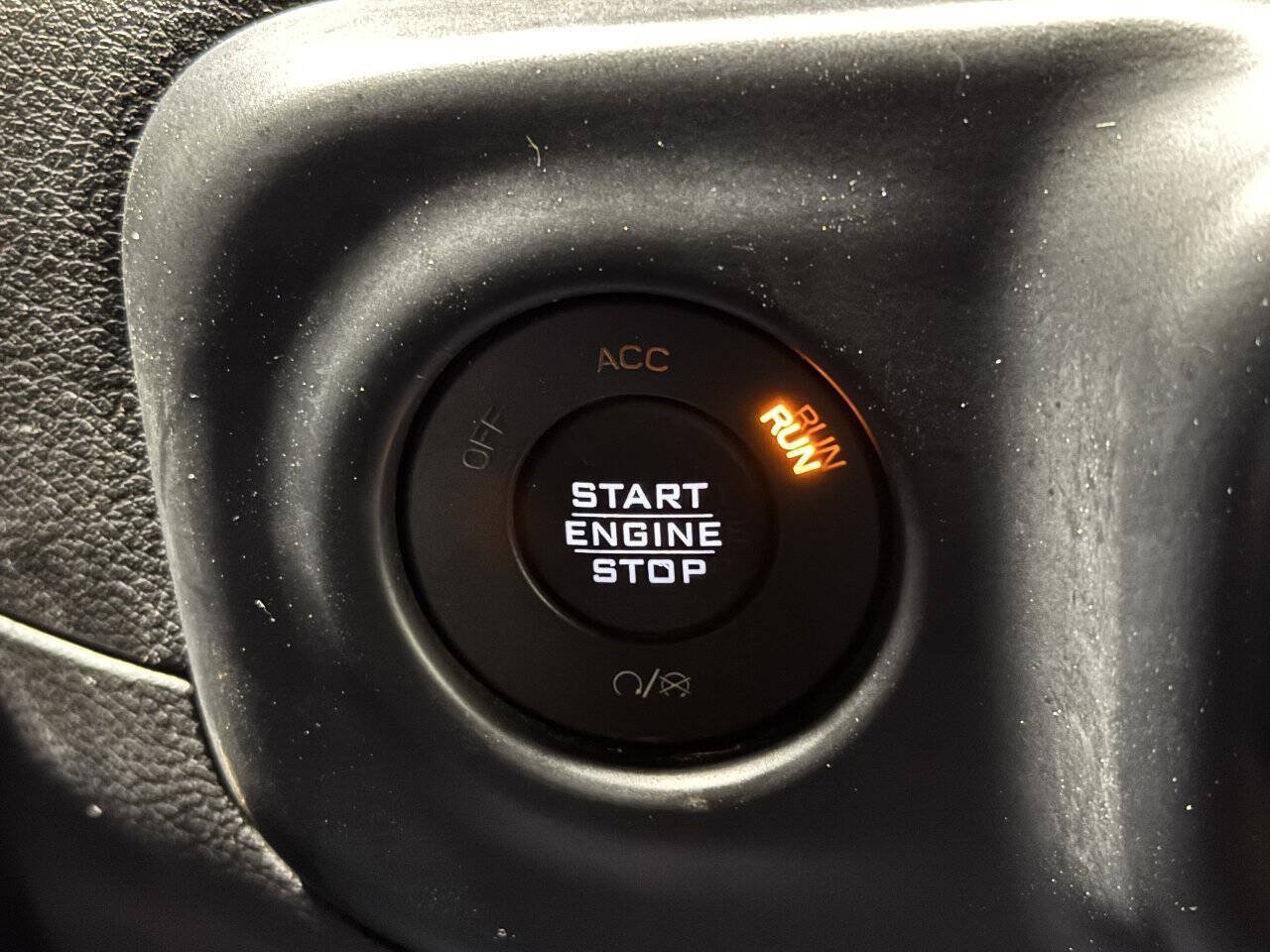 Used 2019 Jeep Wrangler Unlimited Rubicon w/ Uconnect 4C Nav & Sound Group AWD/4WD image 32