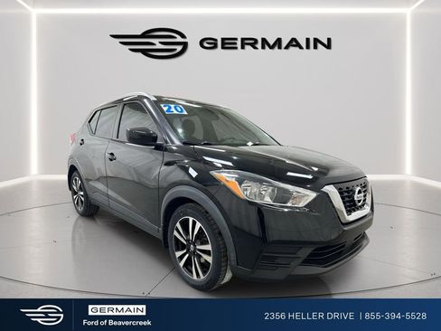 Used 2020 Nissan Kicks SV FWD image 1