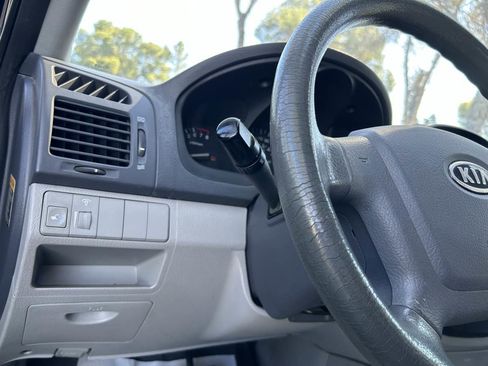 Used 2009 Kia Spectra EX image 13