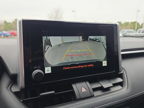 Used 2024 Toyota RAV4 LE image 22