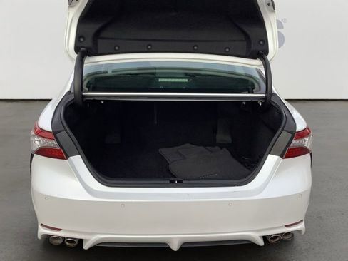 Used 2018 Toyota Camry XSE image 14