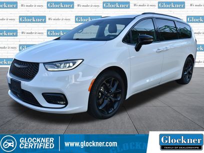 Used 2025 Chrysler Pacifica Limited
