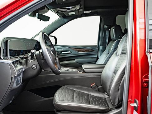 Used 2024 Cadillac Escalade Sport Platinum image 27