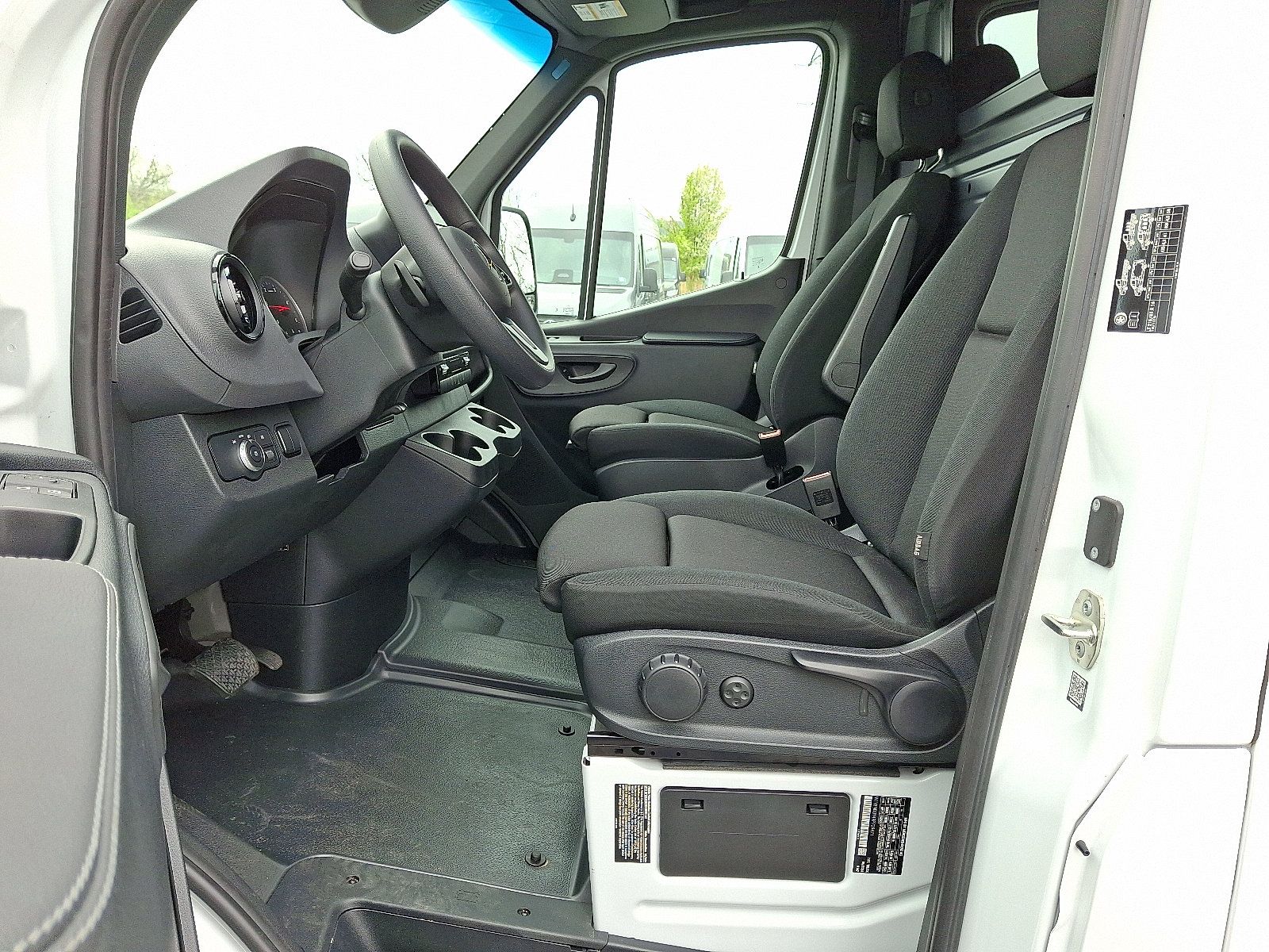 Used 2024 Mercedes-Benz Sprinter 3500 image 14